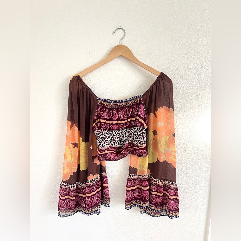 FREE PEOPLE bell sleeve boho colorful crop top / size XS